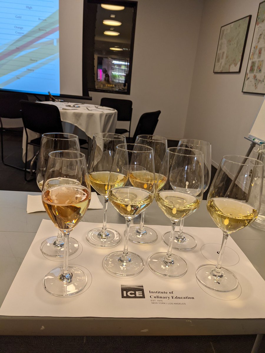 TheSundayGamer's tweet photo. Bottoms up. #sommelierintraining #Caliwine https://t.co/nyXNmY0lnh