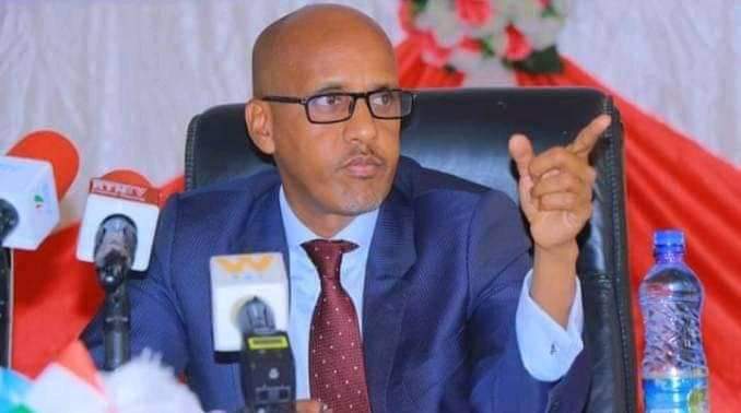 HelenMotuma's tweet photo. በምታስተዳድረው ክልል ውስጥ ሰዎች የሚሞቱና የሚሰቃዩ ከሆነ አንተ ምን ትሰራለህ ?⁉
ይናገር 👉 ክቡር አቶ ሙስጠፌ
#Ethiopia #Sumale
@PMEthiopia @mfaethiopia @MoP_Ethiopia @ebczena @prosperity2022 @Abione_Bekele @wolde_yes @iyoba4u @GirumTweets @tesfamaryam1221 https://t.co/wYoYYpRRLe