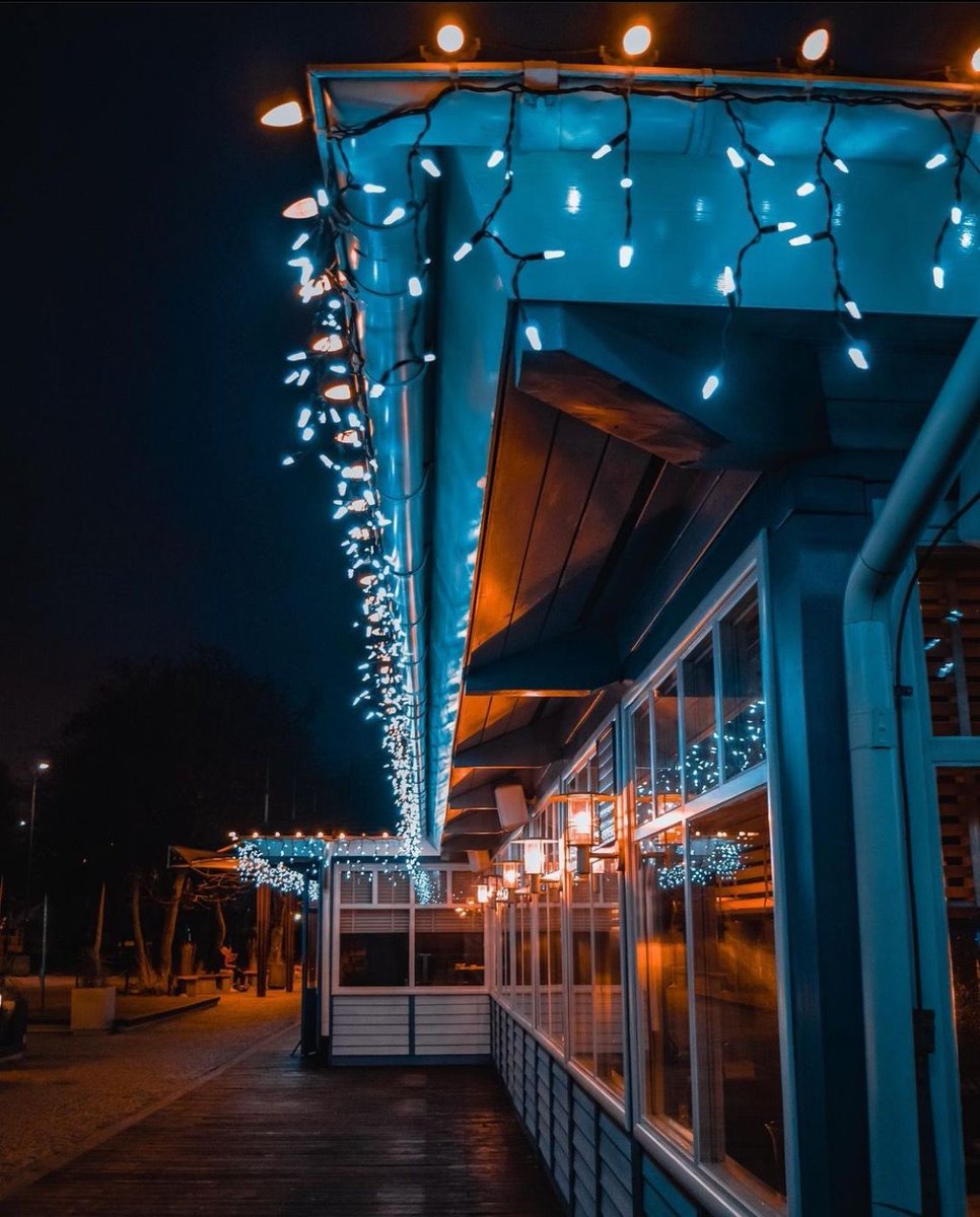 visitgdynia's tweet photo. Gdynia gotowa na Święta! ✨
Kto rozpoznaje miejsce na zdjęciu? 🎄

📸: Linda Christiansen Photography
(IG) @l_ch_photography

#️⃣Oznacz na swoim zdjęciu: @visitgdynia/#visitgdynia lub wygodnie prześlij przez Messenger'a dzięki wirtualnemu asystentowi: https://t.co/uLJaCdM0bX https://t.co/ulnipnUdDc