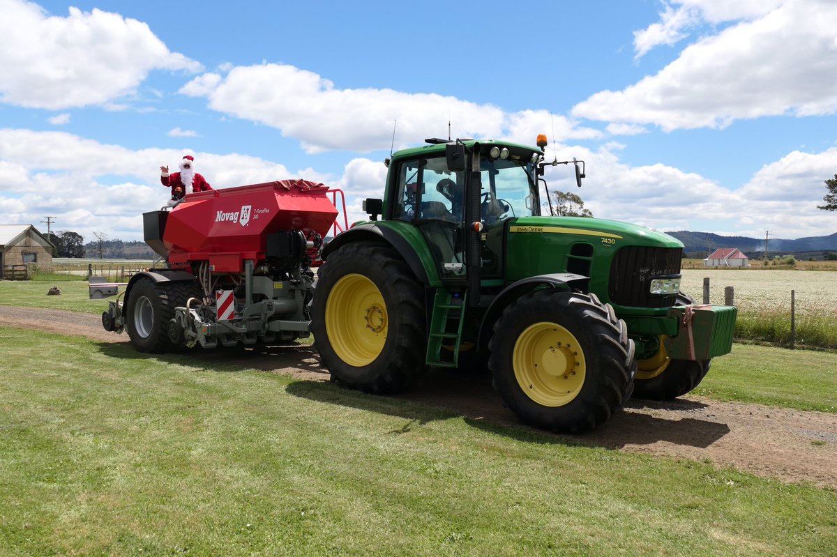 HillcrestTas's tweet photo. First sighting of Santa for the year! The slick new sleigh must be easy to pull, which Rudolph the reindeer is enjoying. #Novag #JohnDeere #regenerativeagriculture @CarrfieldsM @CarrfieldsNZ @NovagTForce @JohnDeere https://t.co/i1rk9olXrl