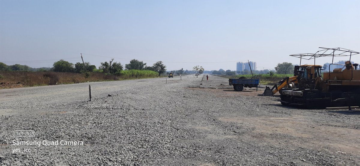 DevelopedSurat's tweet photo. Work for #6_Lane_Outer_RingRoad
connecting #Valak_Abrama #RiverTapiBridge to #MotaVarachha & #Kosad ( around 3.5 Km )
#મોટા_વરાછા નજીક , #તાપી_નદીના #વાલક - #અબ્રામા બ્રિજથી #કોસાડ ને જોડતા
#6_લેન_આઉટર #રિંગરોડ નું #કામ #ચાલુ છે.
#VarachhaZone #Surat Clicked by #FenilThakkar https://t.co/AZx0fu2N8W