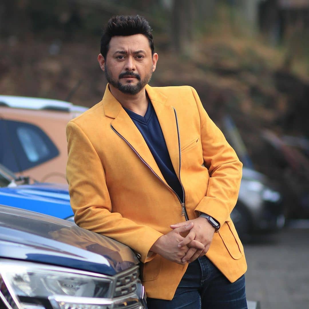 MGMEntmt1's tweet photo. हँडसम सुपरस्टार स्वप्निल जोशी..
@swwapniljoshi 😍💛💙
#SwwapnilJoshi #SwapnilJoshi
#ActorSwwapnilJoshi #SuperStar
#MarathiActor #MarathiCelebs
#MarathiStars #MarathiCelebrity
#MiMarathi #MPM #MPM2 #MPM3 #MumbaiPuneMumbai
#mangalashtakoncemore
#MGMEntertainment #MGM https://t.co/2OttqgEbzq