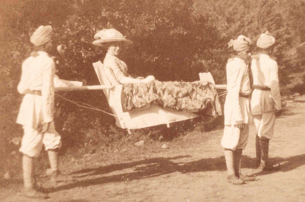in hill regions British established their quarters for summer? for transportation this type of seat or palanquin is usedits wooden chair carried by bearers http://columbia.edu&nbsp;1.1880s photo2.1901 from Darjeeling
