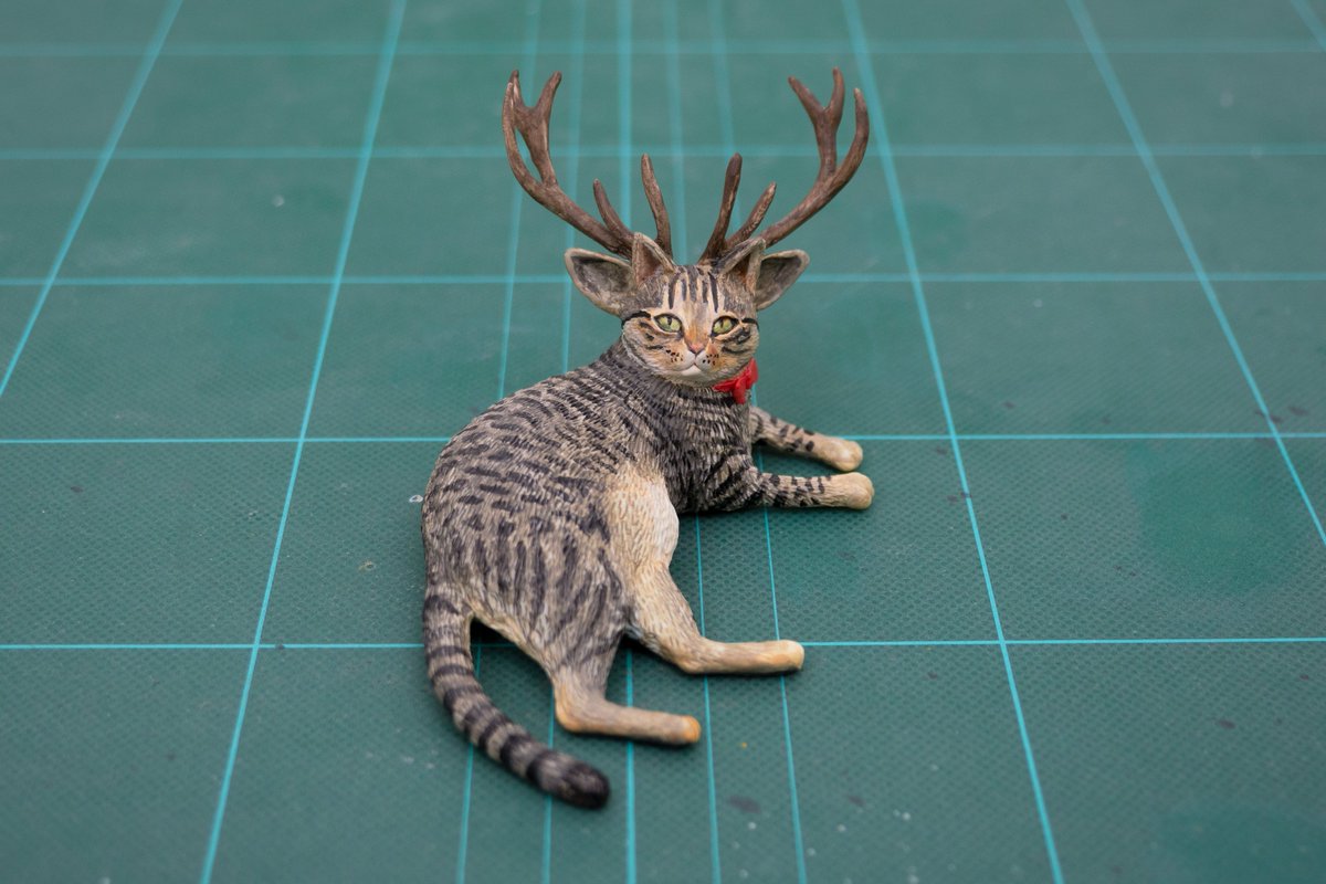 meetissai2's tweet photo. 「サンタさんのお手伝いに行ってきます」

トナカイ猫を作ってみました。 https://t.co/8eTxx2MMrM