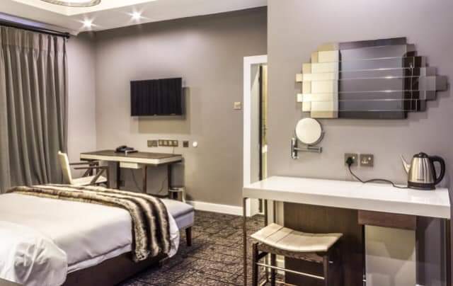 Staywell_Hotel's tweet photo. STAY-IN! STAYWELL! OBAMELA MOLAO!

STAY FOR 4 NIGHTS AND SPEND THE FIFTH NIGHT ON US😍...BOOK FOR ONLY 500 PER ROOM PER NIGHT.  MAX. 2 PERSONS PER ROOM

VALID FROM 24TH DEC 2020 TO 03RD JAN 2021🎊🎉

CURFEWTAINMENT GALORE...

#Staycanation #curfewchronicles #HOLIDAYINSTYLE✅✅ https://t.co/79lcr15GR4