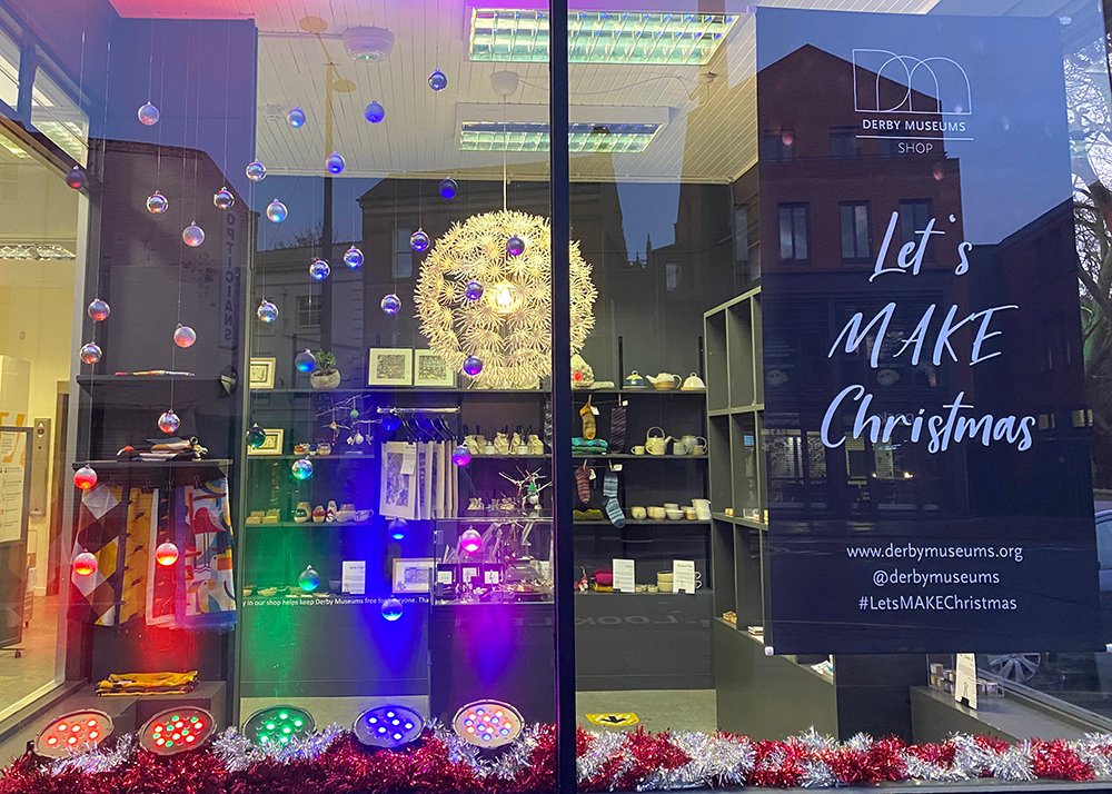 It’s Christmas Eve which means it’s the last day of #LetsMAKEChristmas! 🛍️

Our shop is open until 4pm today for last minute gifts. 🎁

Wishing you all a Happy Christmas. 🥂
