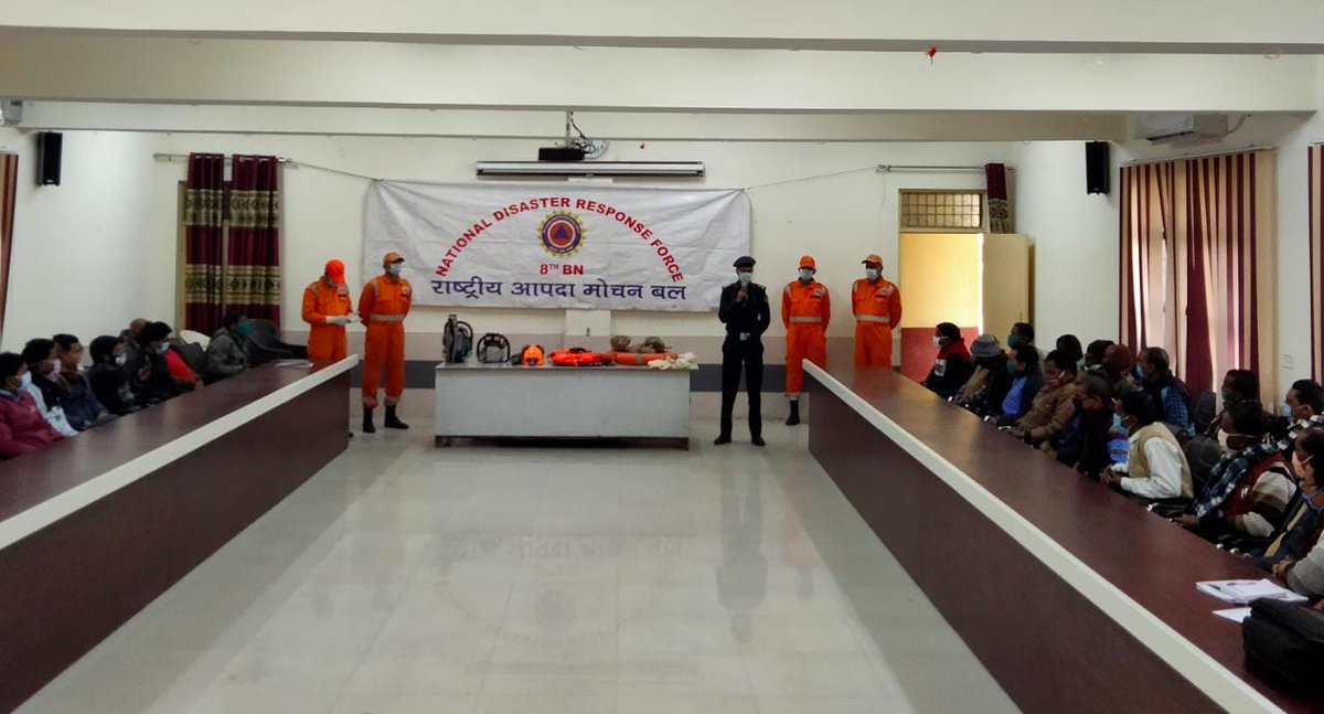 08NDRF's tweet image. Famex cum Community awareness program conducted at Tahsil parisar Nawabganj, district Bareilly (UP) 

#NDRF4U
#aapdasevasadaiv
#CommunityAwarenessProgram