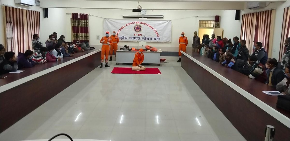 08NDRF's tweet image. Famex cum Community awareness program conducted at Tahsil parisar Nawabganj, district Bareilly (UP) 

#NDRF4U
#aapdasevasadaiv
#CommunityAwarenessProgram