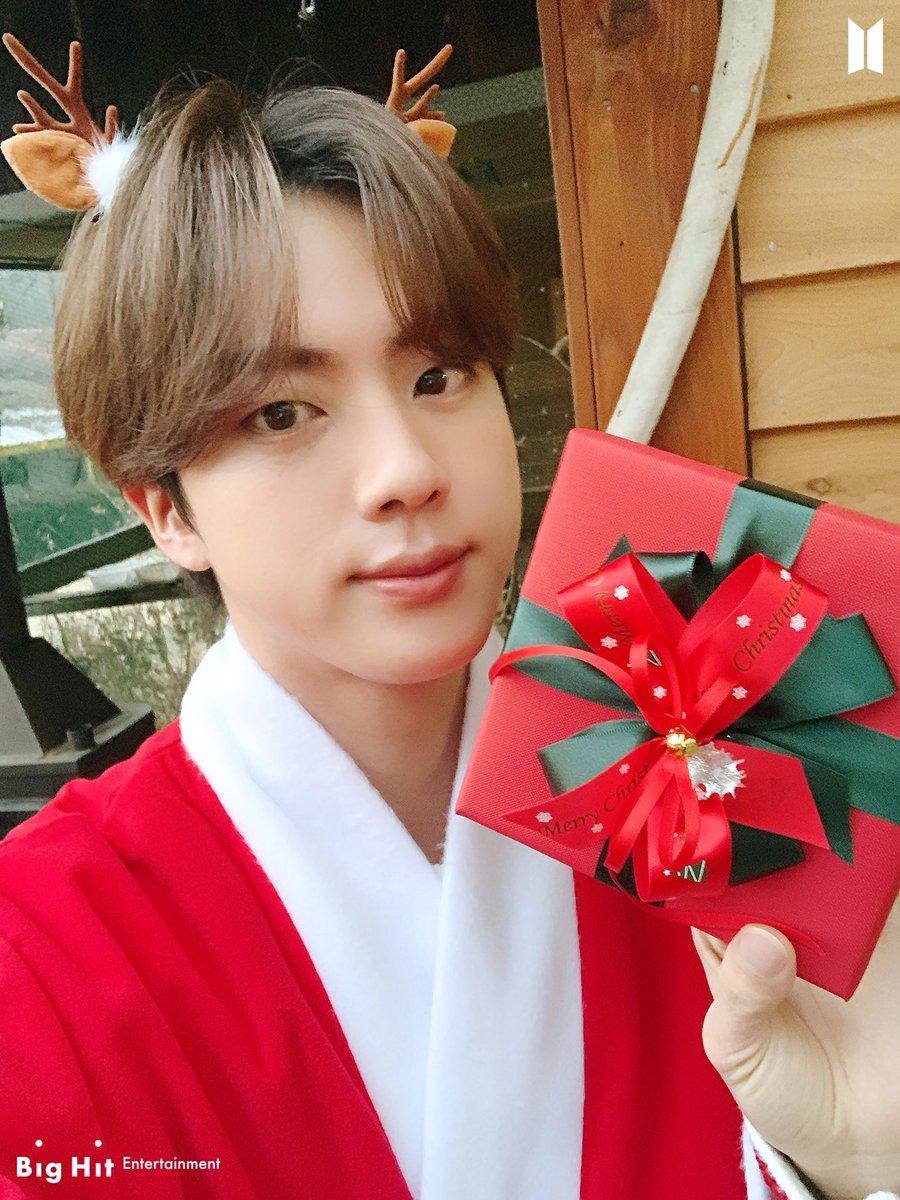 Bts Updates Btsdailyinfo Photos 1224 Bts Twt Army Happy Holidays 2 7 Bts Jin Seokjin T Co 8iyshkivyi