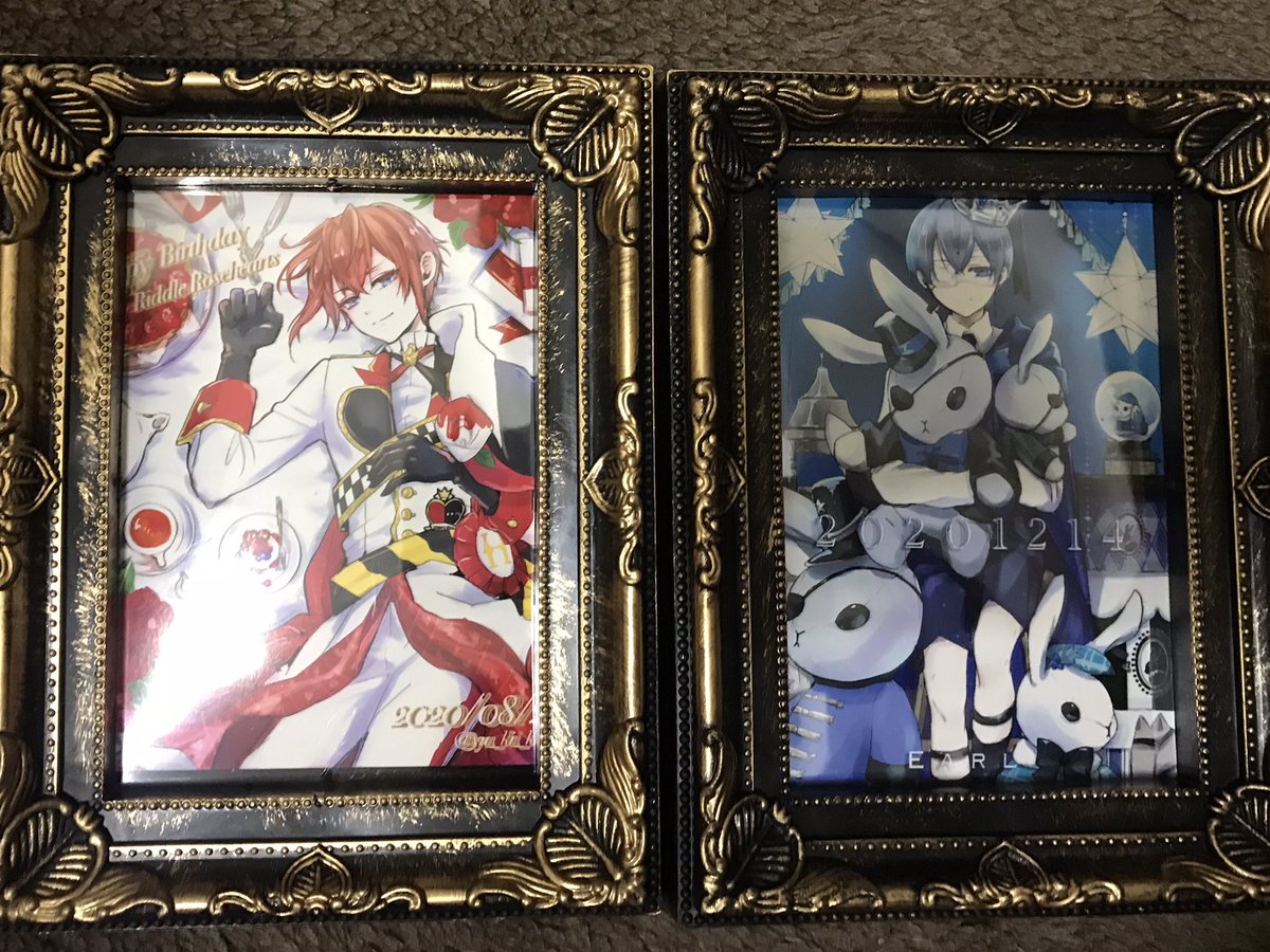 みるこ こみるこ念願のjk月野うさぎちゃんでした こみるこがめちゃくちゃ気に入って 雪さんのイラスト全部ネップリしてきたよ シエルとリドルのバースデーのイラスト ハートの女王とアリスシエルのイラスト ファントム5ハーツラビュルverがお気に入り