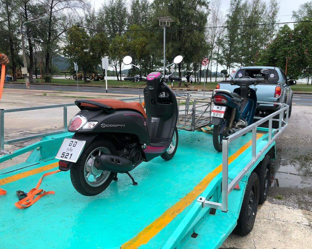 ทะเบียนรถเต๋มีความหมายนะ
520 ( 五 二 零) (อู่ เอ้อร หลิง )
521 (五二一) (อู่ เอ้อร อี) 
 ในสำเนียงจีนกลางใกล้เคียงกับคำว่า 我爱你（หว่ออ้ายนี่) แปลว่า ฉันรักคุณ จึงกลายเป็นตัวแทนเลขแทนใจของชาวจีน ส่วนตัวอักษร"ออ"ก็คงเป็น "โอ้เอ๋ว" (จริงๆพี่เค้าให้เดาเอาเองนะ) 
#แปลรักฉันด้วยใจเธอ