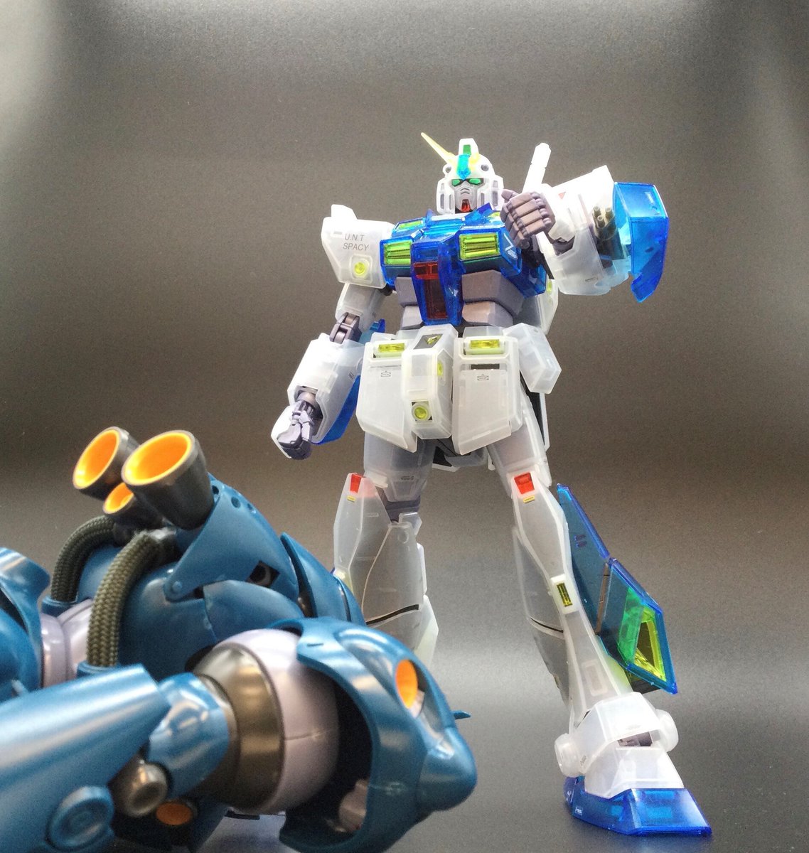The Gundam Base Na Twitteru 福岡店情報 本日のおすすめガンプラはこちら Mg 1 100 ガンダムnt 1 Ver 2 0 クリアカラー 劇中再現用の 折れたブレードアンテナ やボーナスパーツの ヘッドギア が付属 Mg 1 100 ケンプファー と一緒に劇中シーンを The Gundam Base Na Twitteru 福岡店情報 本日のおすすめガンプラはこちら Mg 1 100 ガンダムnt 1 Ver 2 0 クリアカラー 劇中再現用の 折れたブレードアンテナ やボーナスパーツの ヘッドギア が付属 Mg 1 100 ケンプファー と一緒に劇中シーンを