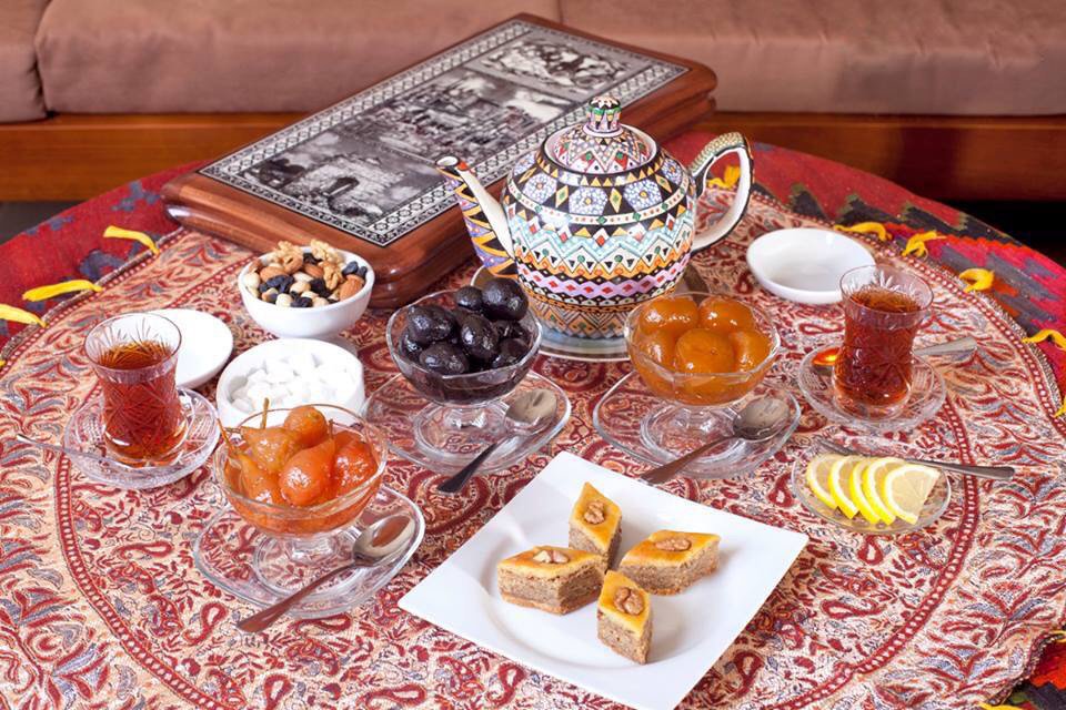 HautKarabakh's tweet photo. Le thé d'#Azerbaidjan est une tradition ancestrale et un élément incontournable de la vie sociale azérie. La production locale se concentre dans la région de #Lenkaran, dans le sud du pays.

#Hautkarabakh
#Hautkarabagh https://t.co/DcQc6L87aG