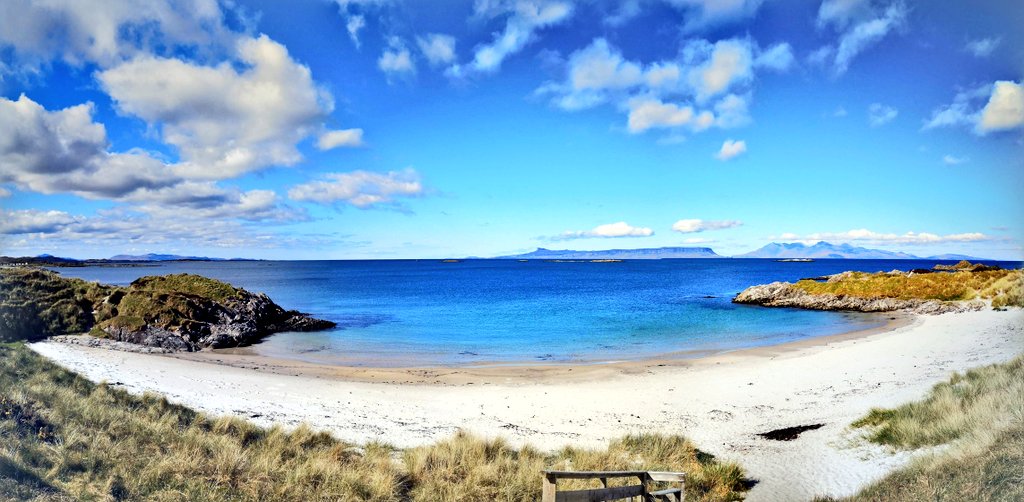 Dec 24 358/365
Looking to revisit places @candmclub when we are able to!
A walk on the beach at Camusdarach, Arisaig , West Coast of Scotland 
 #inspiringadventures 
#WeAreAllInThisTogether #coast #beach  #atouraroundtheuk
#Staycation2020 #scotland