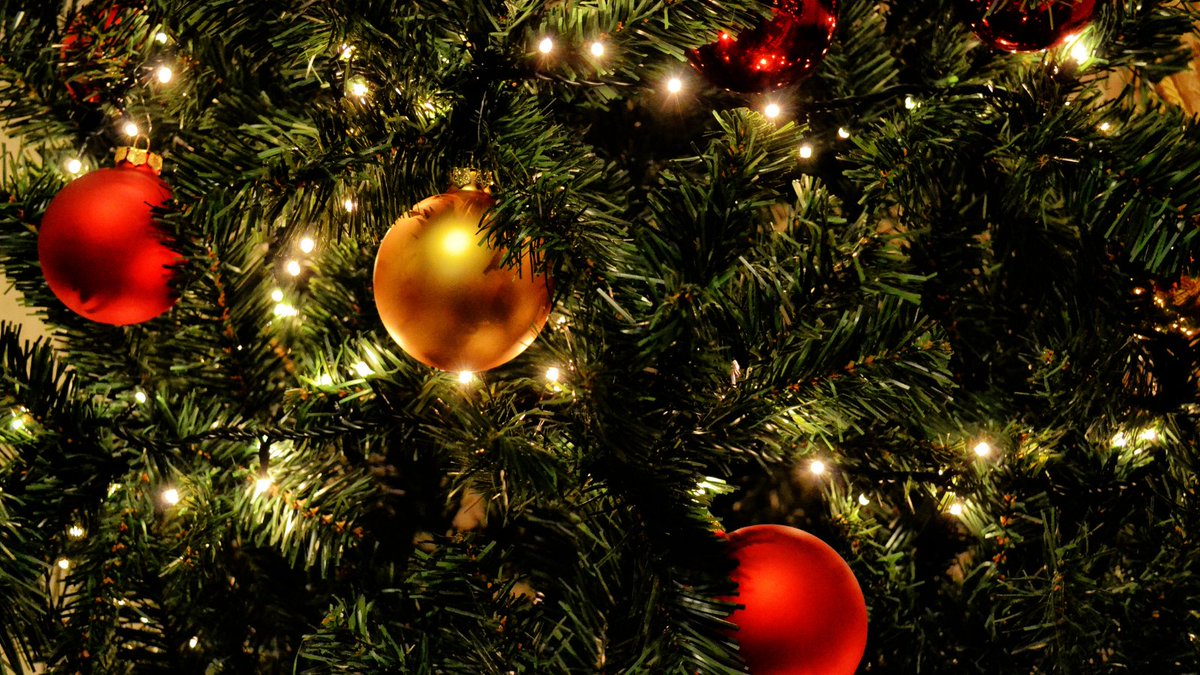 AlphaAnalyticsS's tweet image. &quot;May this Christmas end the year on a cheerful note and make way for a fresh and bright New Year. Have a great time with friends and family. Merry Christmas!&quot;
 #XmasEve  #MerryChristmas #HolidaySeason  #xmas2020