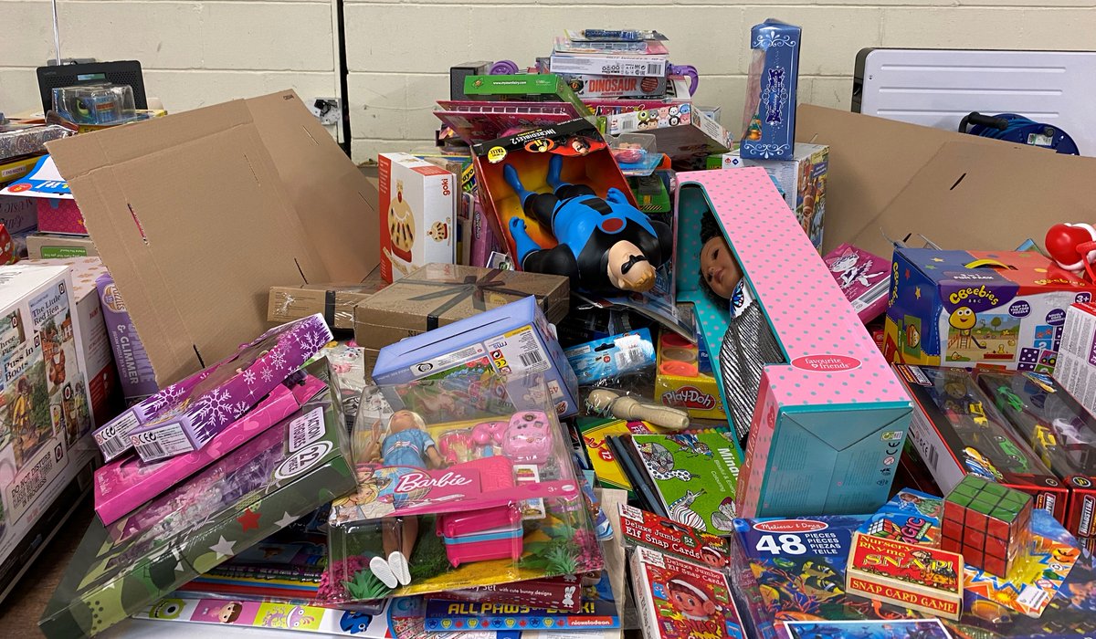 SuttonCarers's tweet photo. Thank you to Bob Watson at @RwwPlumbingltd, for his extraordinary donation of toys to #Sutton #YoungCarers and their families for our @SuttonGiving #SuttonChristmasCovidAppeal, making a real difference to many on #ChristmasDay this year! #Carers #SuttonCarersCentre #SuttonStepsUp https://t.co/h4sqRoyVuw