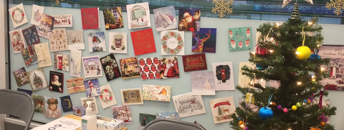 REENABARAI's tweet photo. All year I’ve used Xmas as my end-goal - I’ve kept saying to myself ‘just keep going Reena’ - feeling pretty emotional today as it’s Xmas eve and I’ve done it! What a year, have to say the 1 thing that’s kept me going is my gr8ful pts. Look at our card wall, each with 💚messages https://t.co/5kMbuIOBLm