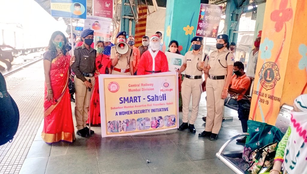 sketan68's tweet photo. @rpfcr @arunkumar783 
A covid 19 awareness cum SMART  SAHELI 
Programme organised  by IPF Ghatkopar and team
SI Roshni seen explaining  Smart saheli details to commutters also asking to observe social distancing and wear face mask.
Great 
Thanks to PCSC CR and team.

Ketanbhai https://t.co/5KqTqERoNy