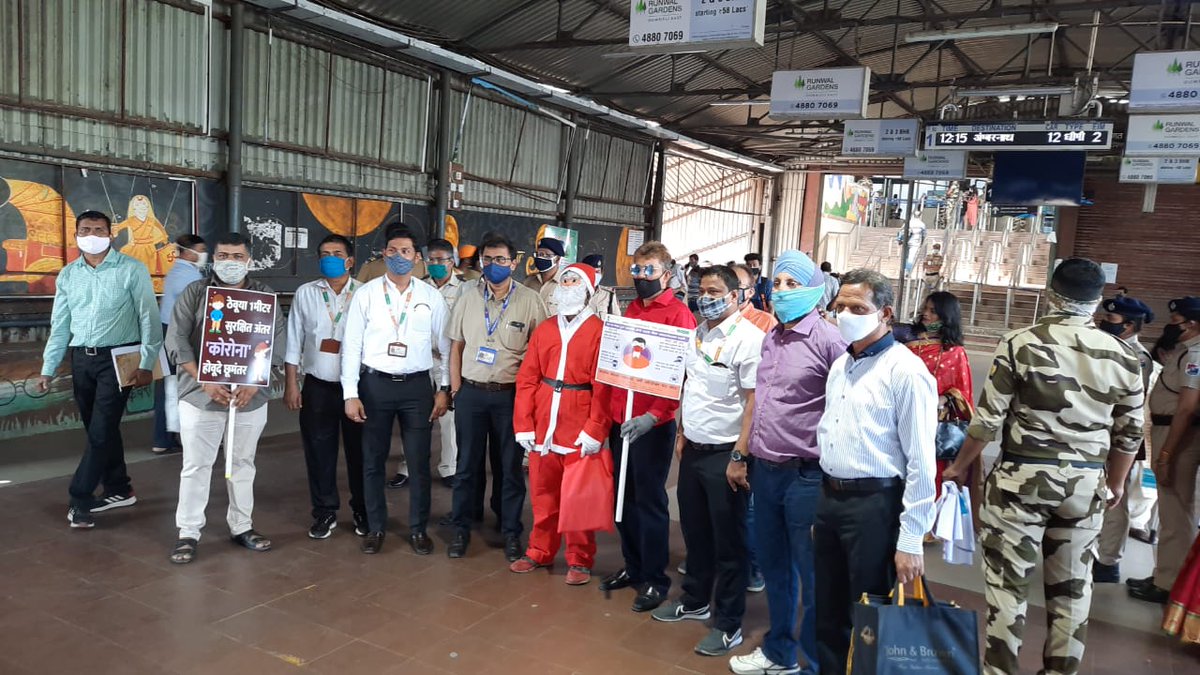 sketan68's tweet photo. @rpfcr @arunkumar783 
A covid 19 awareness cum SMART  SAHELI 
Programme organised  by IPF Ghatkopar and team
SI Roshni seen explaining  Smart saheli details to commutters also asking to observe social distancing and wear face mask.
Great 
Thanks to PCSC CR and team.

Ketanbhai https://t.co/5KqTqERoNy