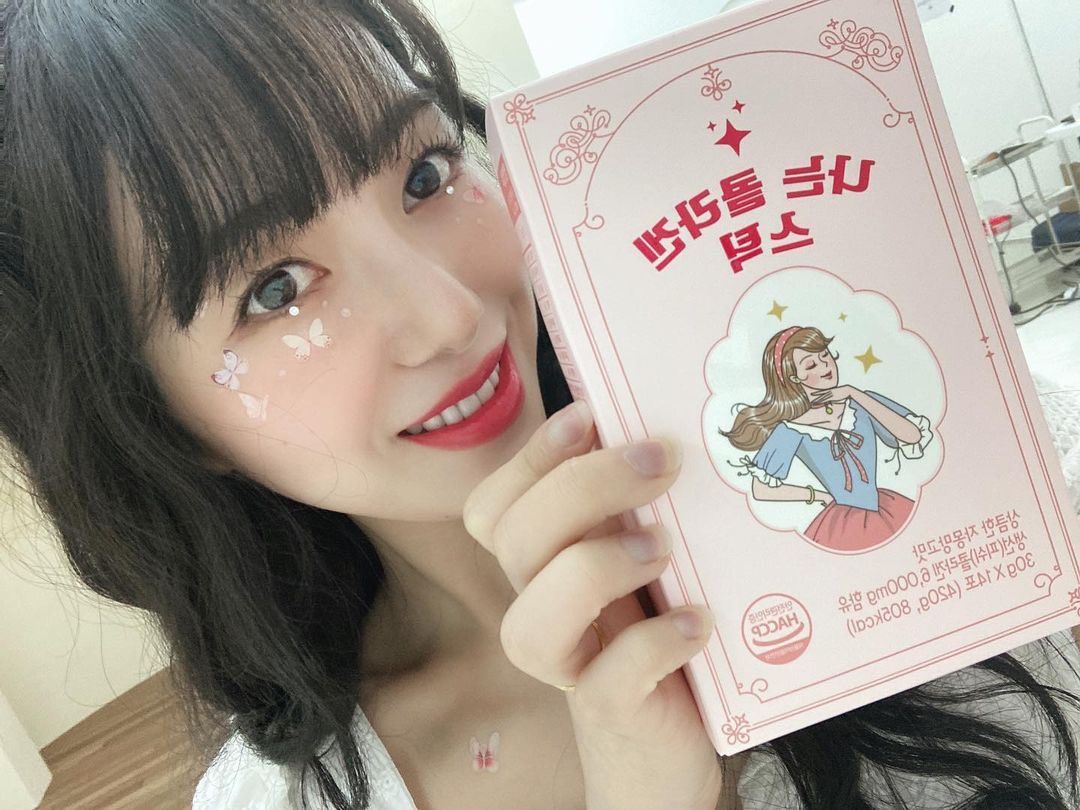 kvwowv_ig's tweet photo. (1/8) 🎀드디어 <나는 콜라겐> 25일 내일 크리스마스에 오픈 합니다

🎀나는 콜라겐 Key Point 🎀

-국내 콜라겐 젤리스틱 제품 중 가장높은 스펙! (국내 최대스펙) 
-순수 저분자 피쉬콜라겐 트리펩타이드 (콜라겐-트리펩20g) “6000mg”함유

#MINA #민아 #권민아 https://t.co/ilsIdxpvua