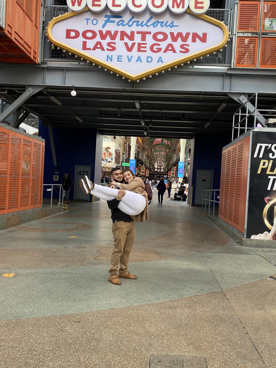 Karo_slzr's tweet photo. Celebrated our birthday in Las Vegas 🎉 #decemberbabies 
First trip together and can’t wait for the many more to come!!!! https://t.co/yCJoCP2zd2
