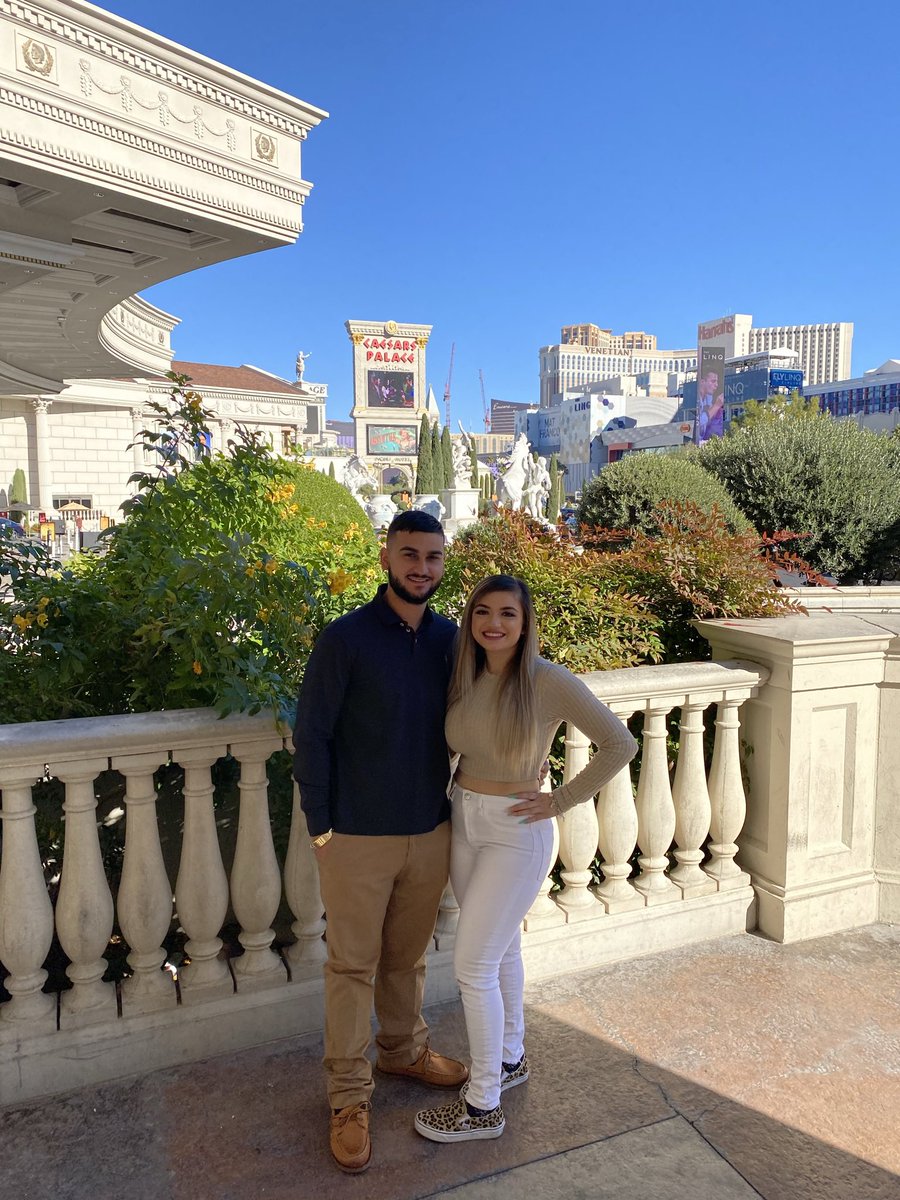 Karo_slzr's tweet photo. Celebrated our birthday in Las Vegas 🎉 #decemberbabies 
First trip together and can’t wait for the many more to come!!!! https://t.co/yCJoCP2zd2