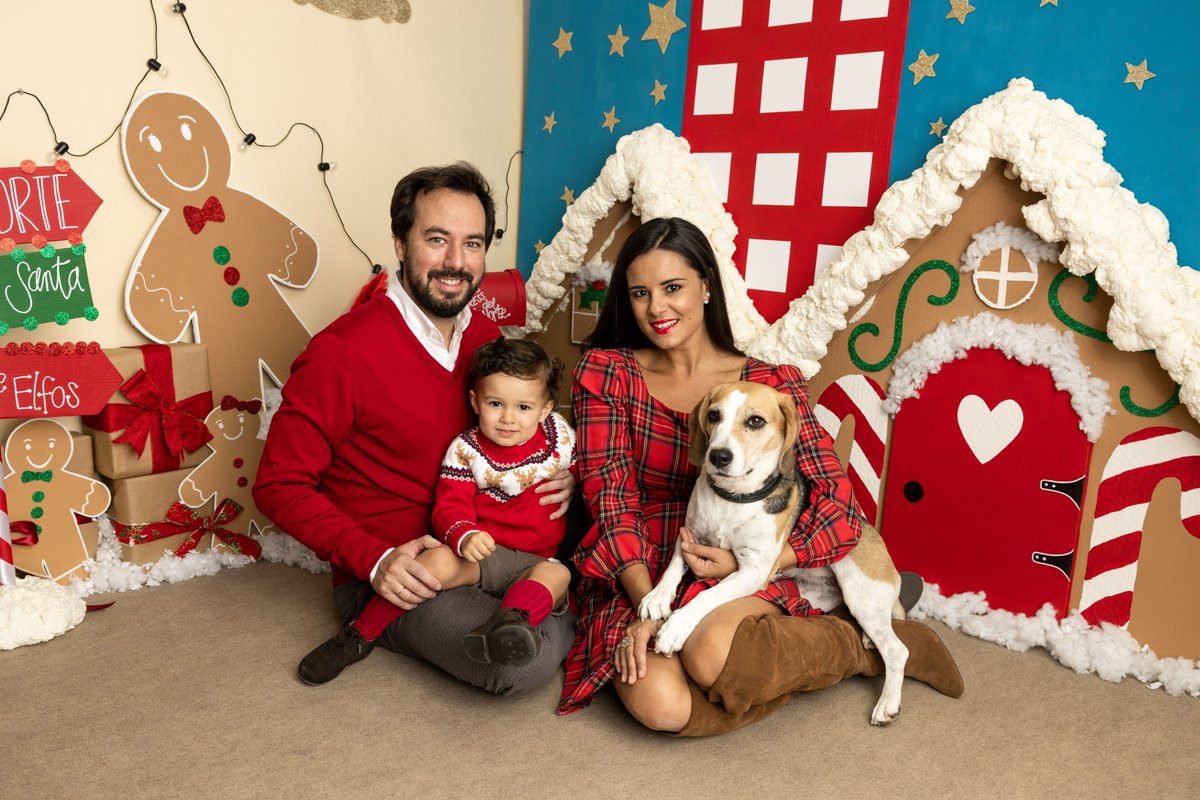 Monchito, @ramoncolubi , Juliet y yo os deseamos una feliz y tranquila Navidad!
mariajesusgarnica.com/2020/12/24/fel…