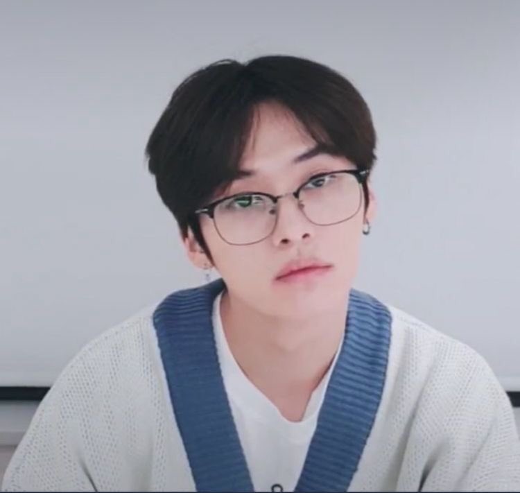 #리노 in glasses
