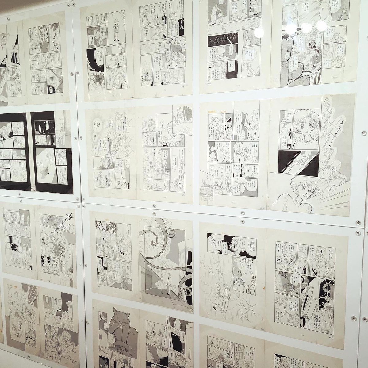 坂田靖子先生の原画展 #メリー・メリー・クリスマス展 後期観てきました。白黒原画はクリスマスをテーマにした短編『君はぼく?』と『神が喜びをくださるように』に展示替えされてました。『神が喜びを〜』は坂田先生の短編の中でも特に好きな話なので生原稿を観られて本当に良かった…! 