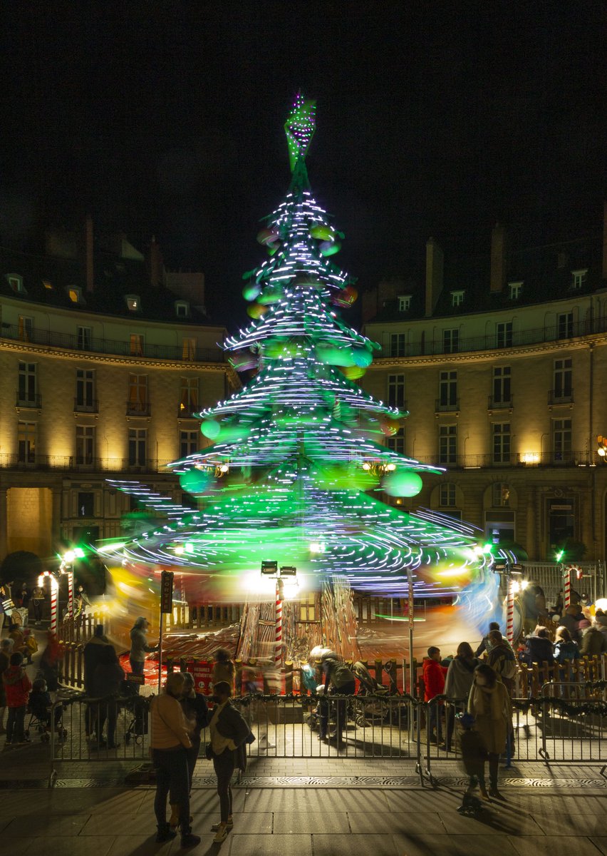 LAPhoto44's tweet photo. A tous les amoureux de la culture et de la photographie 📷
A toutes celles et ceux qui nous font rêver par leur passion
A vous tous Loire Atlantique Photo vous souhaite un Joyeux Noël 🎄 https://t.co/KfTVMtqbBz