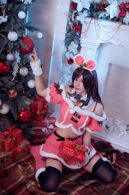 Merry Christmas to you 💕🎄🎁 #KizunaAI #cosplay https://t.co/oS0hsMOuPo<a href="/tag/kizunaai"class="tags">#KizunaAI</a><a href="/tag/cosplay"class="tags">#cosplay</a>