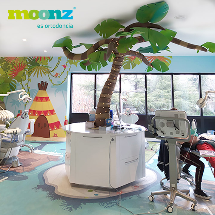 Nada nos hace más felices que vengáis a nuestros centros😁😍🌲🌟. Big y Doc os esperan para vivir la experiencia Moonz😀. Acércate a tu centro Moonz más cercano y pide tu primera visita gratis🎁🌟#Christmas #salud #feliznavidad #dentista #navidad #moonzesortodoncia #ortodoncia