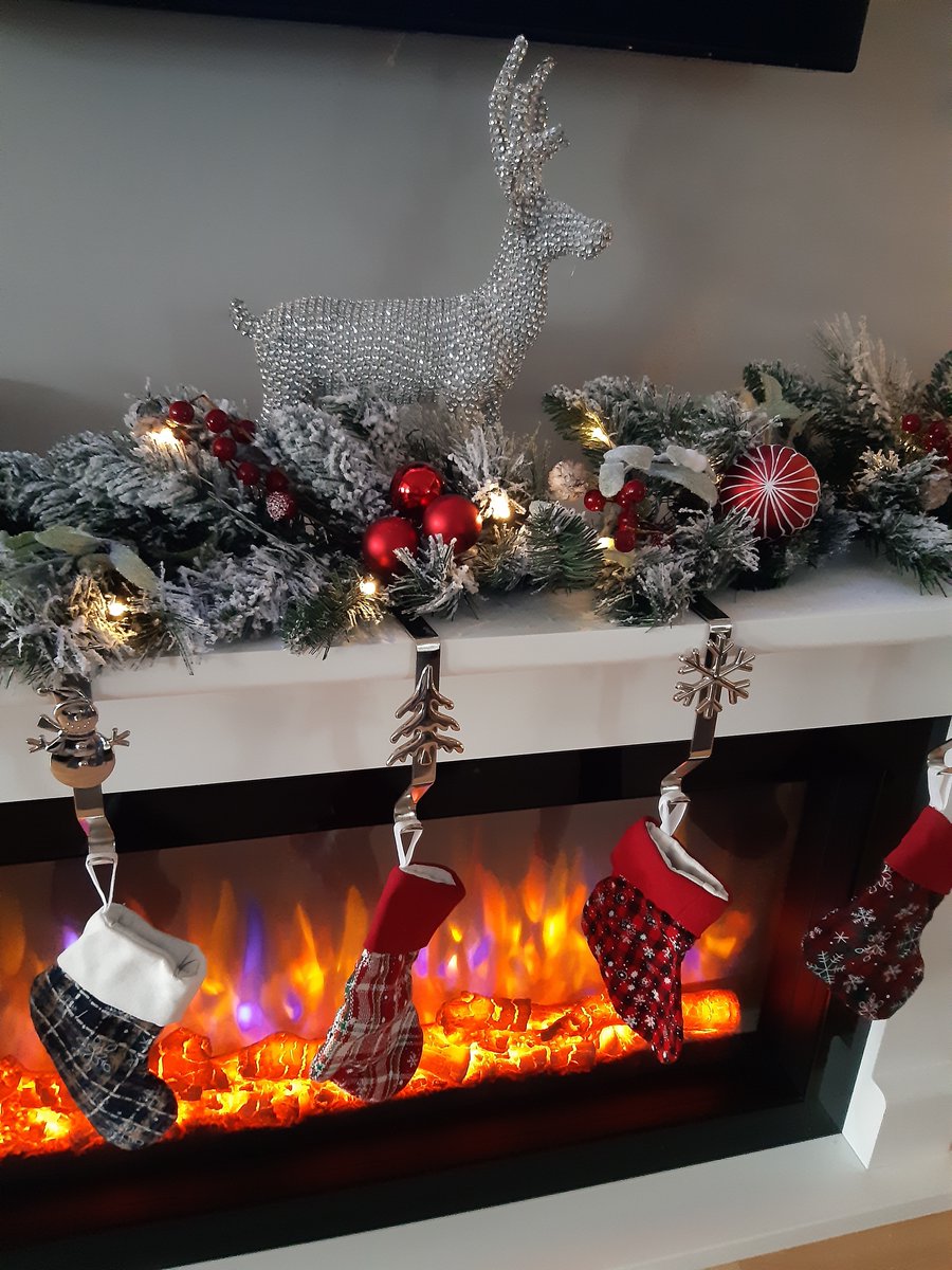 direct_fireplac's tweet photo. 🎅🔥 There is just something very special about seeing a fireplace at Christmas time 🎅🔥

We've loved receiving your festive photos throughout December, thanks so much to all our lovely customers who have sent them in ❤️️

📸: Hannah Williams https://t.co/h5IkWb2ErK