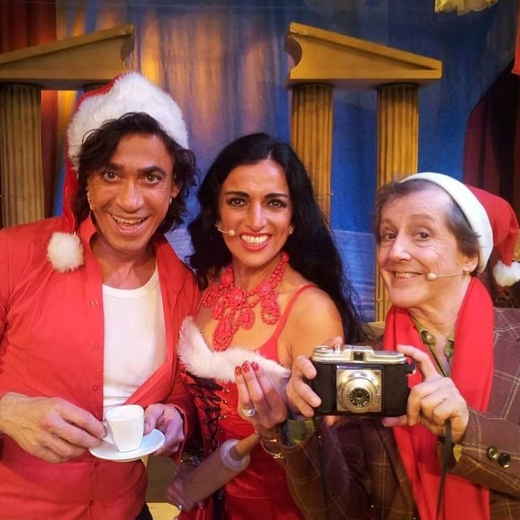 Ich wünsche all meinen Fans ein friedliches und besinnliches Weihnachtsfest und einen fröhlichen und gesunden Jahreswechsel, mit ganz herzlichen Grüßen!   😀🍀👍🍄🎄🍾