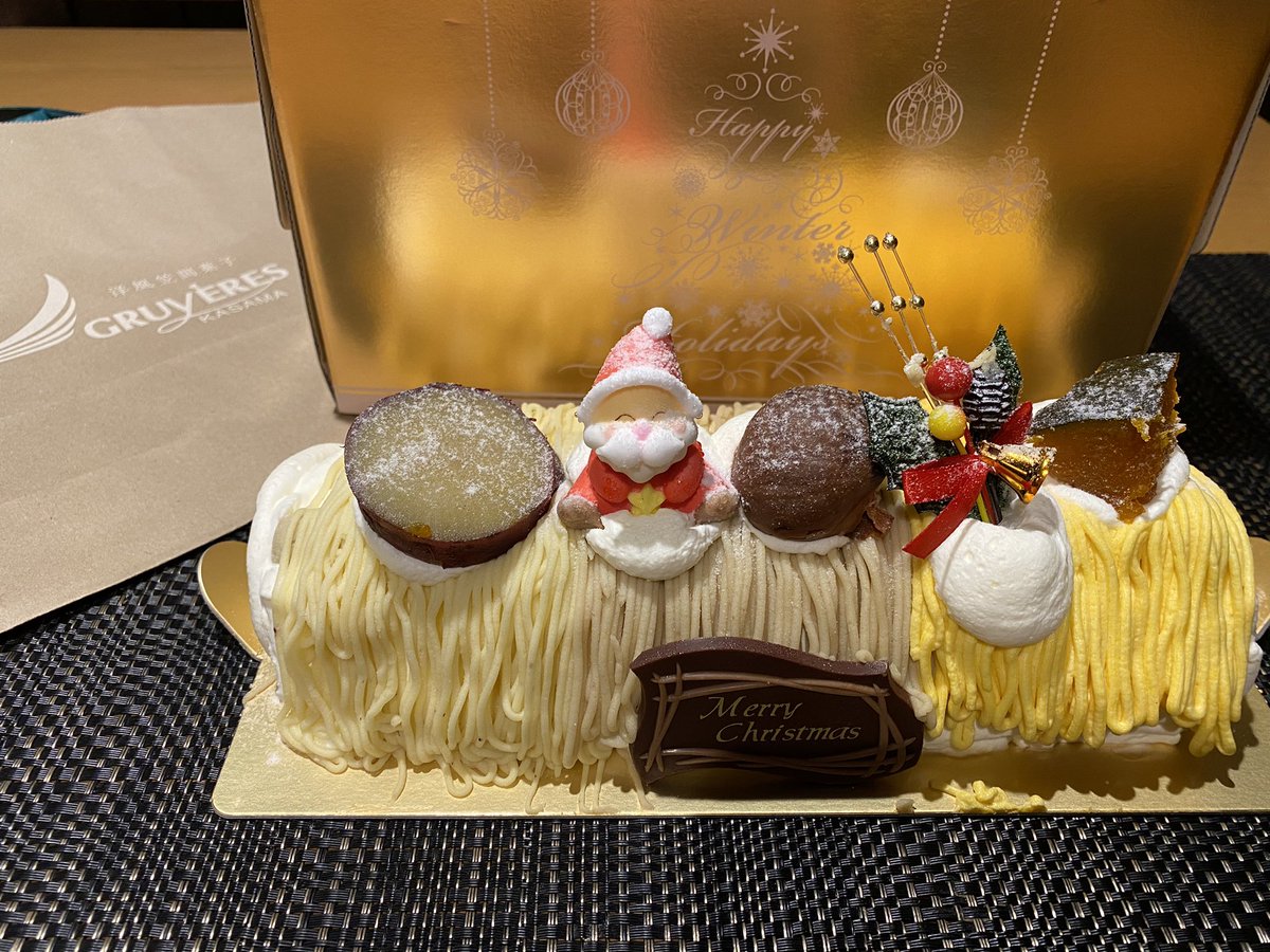 miumiu727727's tweet photo. クリスマスイブ🎄
仕事から帰宅後、
リースサラダに初挑戦!
なんだかイマイチだけど💧
まぁいいか😣
ケーキ早く食べたいなぁ〜😋🎂
#visiblebreath
#磯山純
#この時期に聴きたい曲
#素敵なクリスマスイブを https://t.co/oMkQFOp7Ff