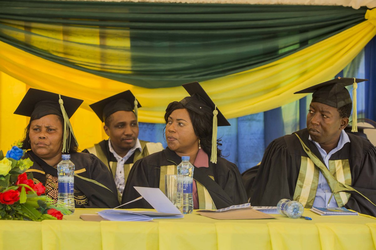 maktaba63's tweet photo. #sladsgraduation2020 https://t.co/Q2BRQ6eFxG