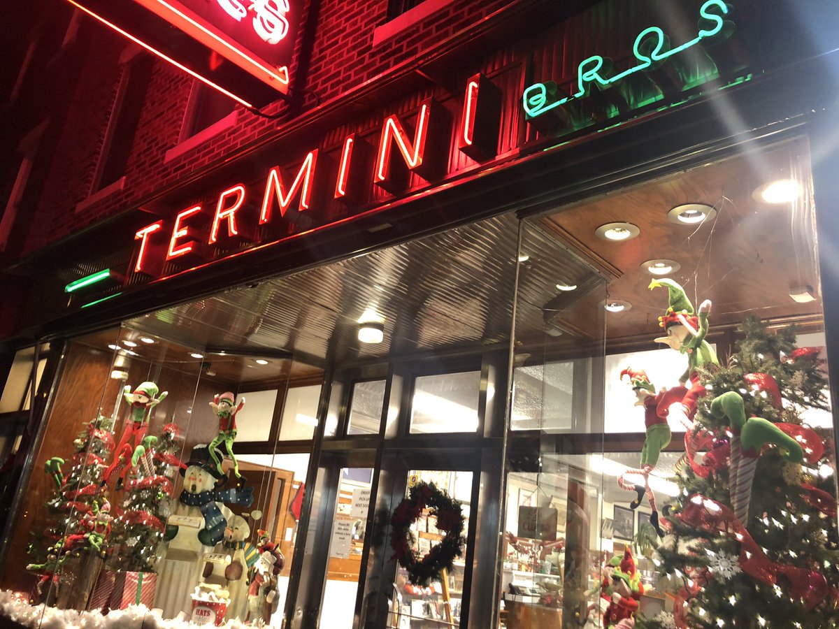 MiguelMValle's tweet photo. A Christmas Eve tradition continues with a line outside @terminibros ! Social distancing and masks of course, but they’re looking to keep the sweet holiday magic going! @NBCPhiladelphia https://t.co/s1yXkKH1Fr