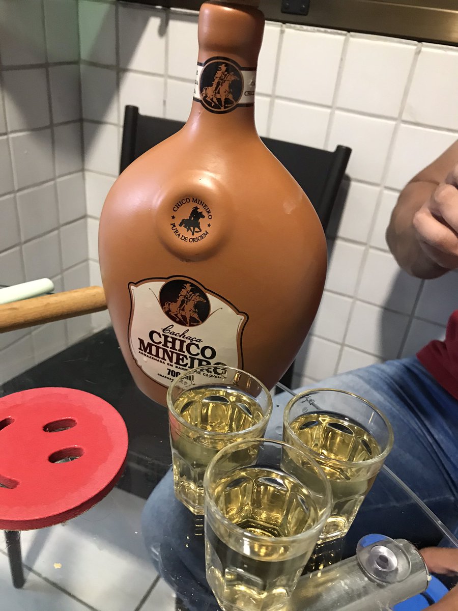 romaColiveira's tweet photo. Da noite de ontem só deixo essas três lapadas de cana! Conversa boa, e turma boa ... #meache https://t.co/wriJVJGOtw