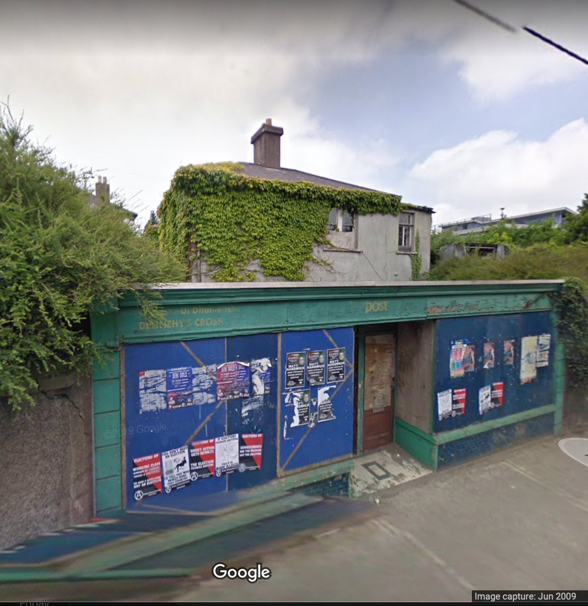 on Christmas Eve what better present than a home behind yesterdays decaying post office is a house derelict for years, image bottom RHS is from 2009  @googlemapsit really should be someones home in Cork cityNo.229  #HousingForAll  #Wellbeing  #respect  #homelessness