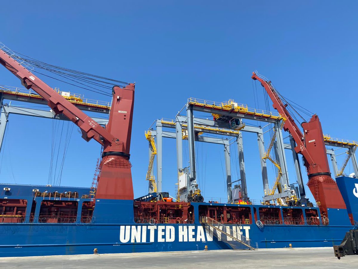 AbdillahiAli13's tweet photo. New RTG Cranes are onboard, #Berbera is our future. #JustStayTuned https://t.co/Yliq8vRPY6