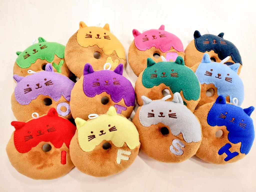 凰「VAZZROCK知らないし…？気にするな。猫がかわいいから買う。それで