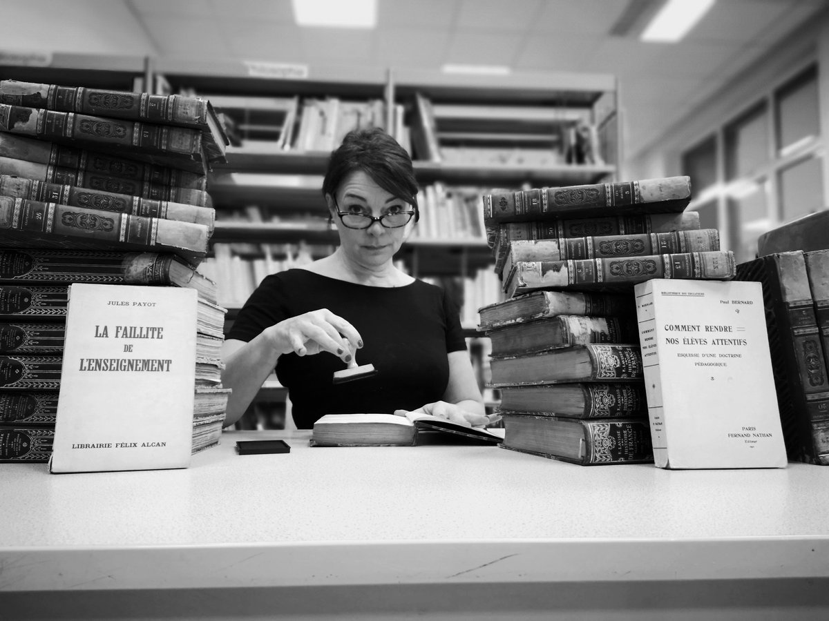 Cecile_Suel's tweet image. Professeure documentaliste en 2020, selon @jmblanquer
#jesuisprofdoc #journeedesprofsdocs17122020
