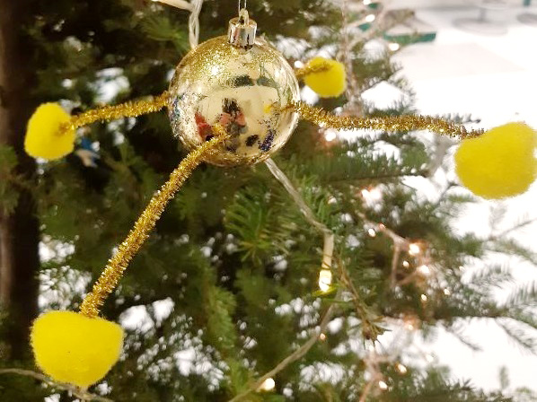 Säteilyturvakeskuksen Ympäristön säteilyvalvonta -osasto toivottaa kaikille oikein rauhallista joulua ja valoisaa uutta vuotta. #joulurauha #itsetehdytjoulukoristeet