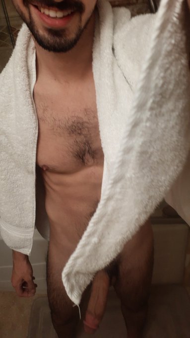 Shower with me? 😈💦 https://t.co/1frdV7UjgG