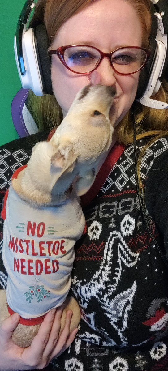 MrsJenkinsMath's tweet image. Here ya go @PetSmart
The shirt says it all!
#nomistletoeneeded
#seasonofspoiling
#sweepstakes