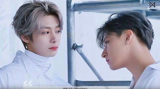 tochaerish's tweet photo. #CHANGCHAE: staring contest https://t.co/epbspTzTed