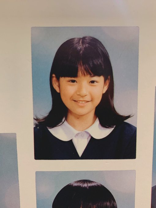 小学生の頃の卒業アルバム発見👀💦  うぎゃっ😟 https://t.co/6JZyWPSwzm