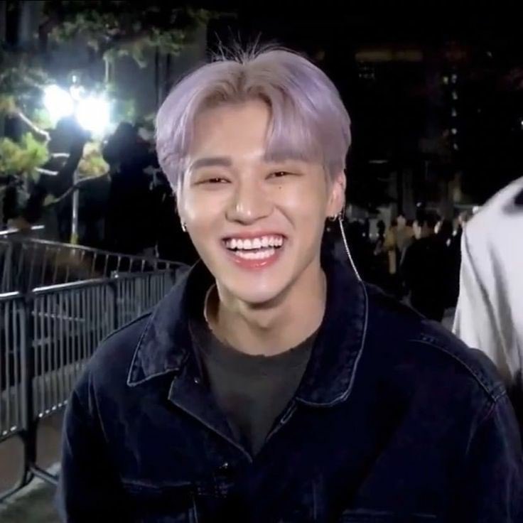 ateezcares's tweet photo. hello atiny !! i'm sorry i haven't been here posting today, it was a hard day for me :(
 
but it's ok !! you know why? because somewhere in south korea there's a cute boy thinking about us and wanting us to be happy so i'm trying! i hope you are trying too! ilyyyy <3 https://t.co/tCQnTZwFw8
