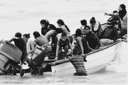 patriciajaniot's tweet image. Han aparecido 25 cadáveres de la tragedia de Güiria #Venezuela El régimen chavista atribuye el incidente a la acción de &quot;bandas delictivas&quot;, pero sabemos que es la huida desesperada de venezolanos de la peor crisis humanitaria en la historia de Latinoamérica #NaufragosDeGuiria