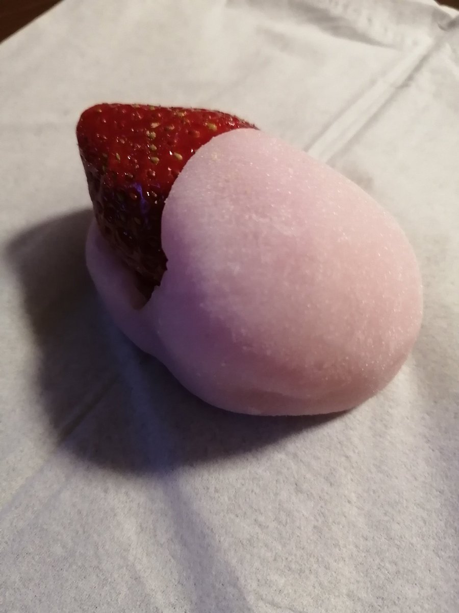 ちも
ぷく
いちごミルク大福